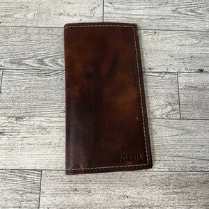 Fossil distressed leather bi fold wallet